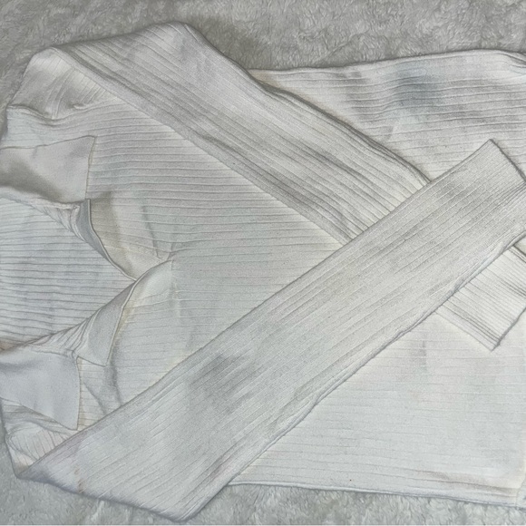 White collar top - Picture 3 of 3